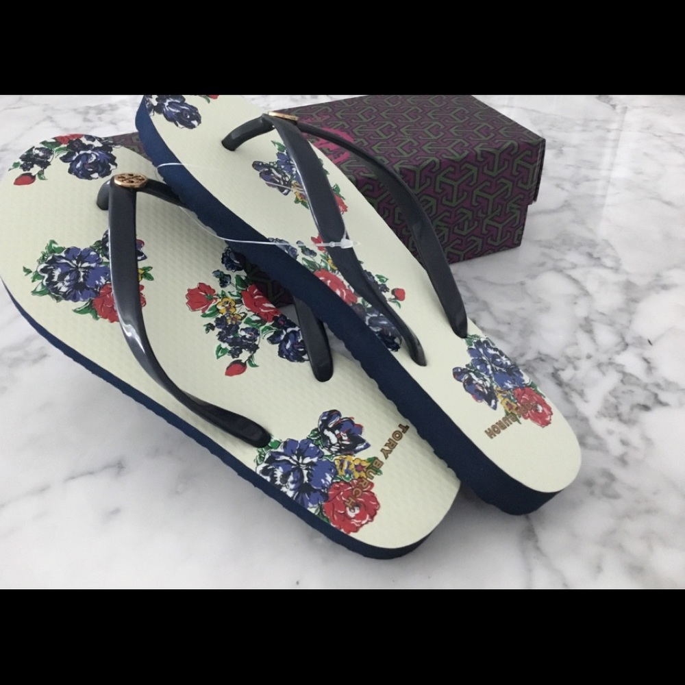 New Tory Burch thin flip flop size 8us